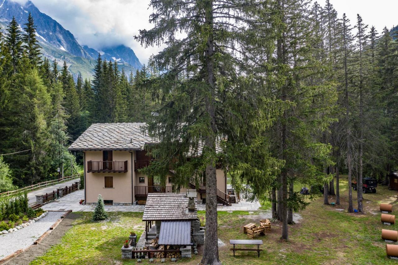 Wildhomes Wild Wolf Lodge Courmayeur Esterno foto