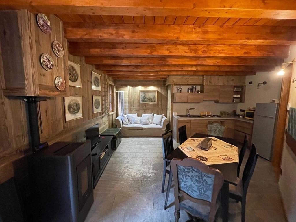 Wildhomes Wild Wolf Lodge Courmayeur Esterno foto