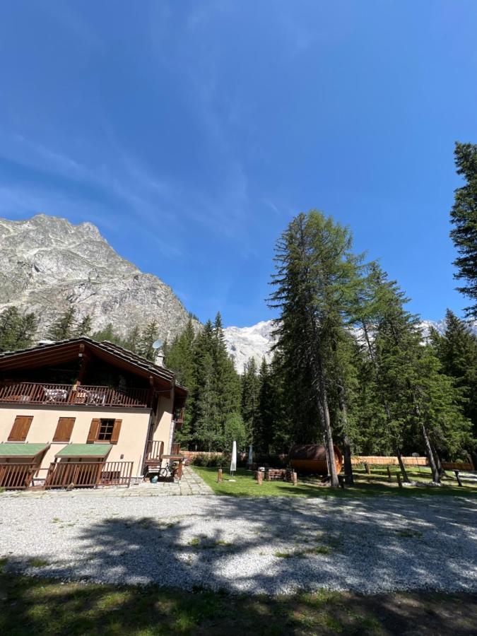 Wildhomes Wild Wolf Lodge Courmayeur Esterno foto