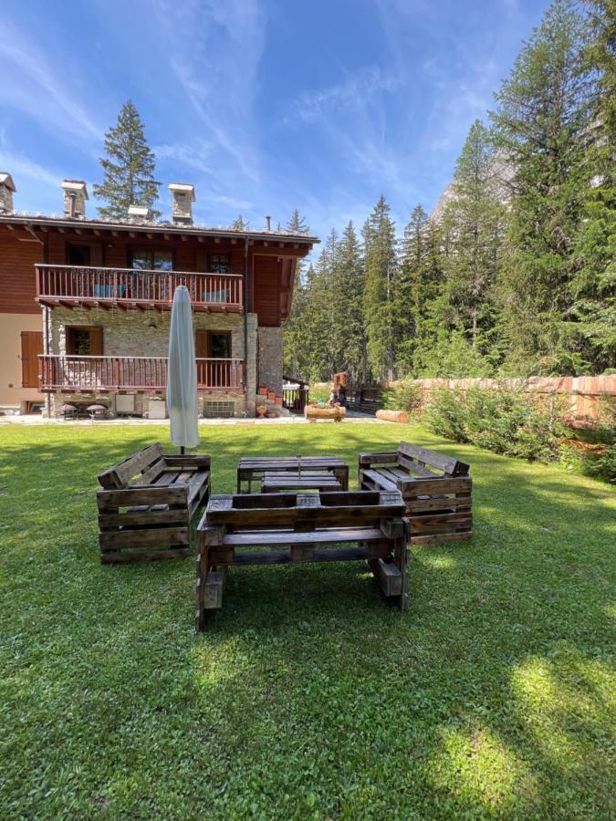 Wildhomes Wild Wolf Lodge Courmayeur Esterno foto